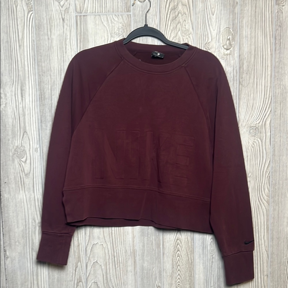 Nike Versa Training Sweater Womens Cropped Pullover Maroon Dri Fit Size Small